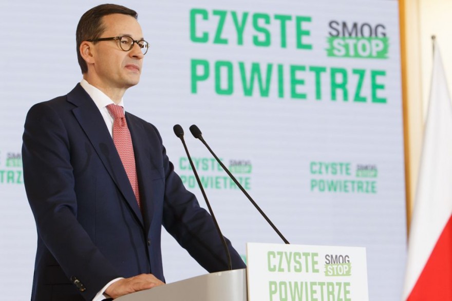 Premier Mateusz Morawiecki przemawia.