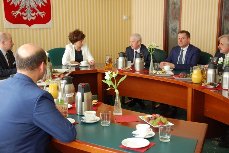 Minister energii na spotkaniu z wicewojewodą i wielkopolskimi parlamentarzystami.